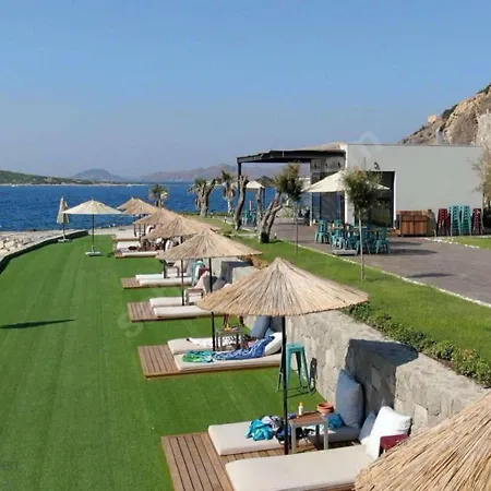 Beachfront Residence Pera Gumusluk Apartamento Bodrum